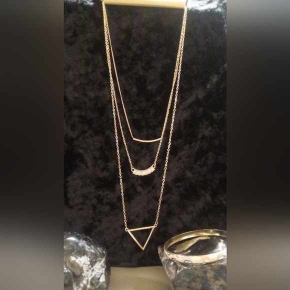 Stephan & Co. Nordstroms 3 layer gold tone necklaces. Nwt bonus bangle. - Picture 3 of 10